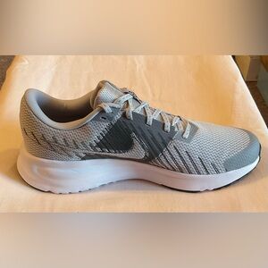 Nike Run Defy Sneakers Wolf Grey Size 9.5